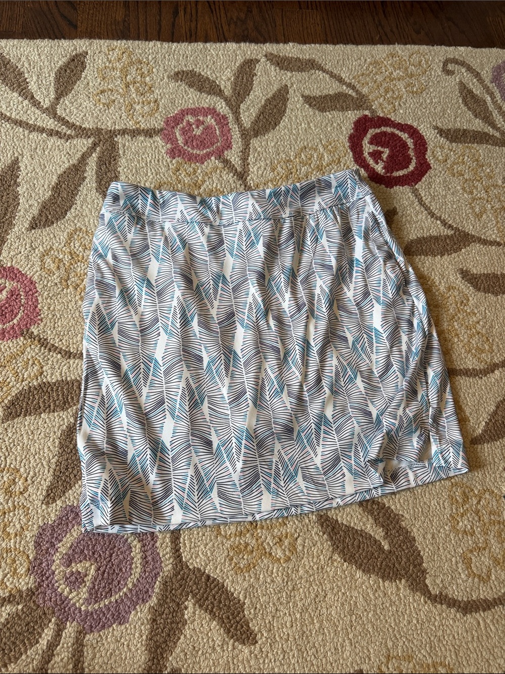 Greg Norman Collection Mini Skirt in White with Teal & Gray Leaf Print